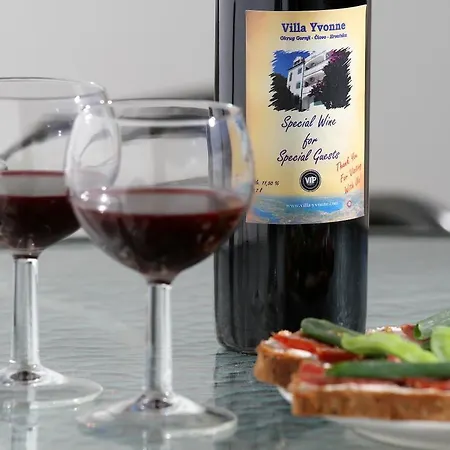 Yvonne דירה טרוגיר