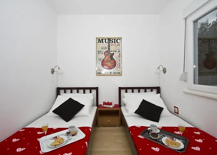 Yvonne * Трогир