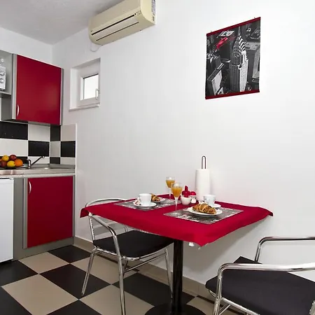 Yvonne Apartament Trogir