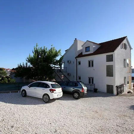 Yvonne Apartment Trogir