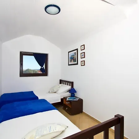 Yvonne * Trogir